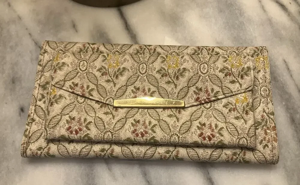 VINTAGE WALLET POCKETBOOK Grandmacore Vinyl 60s 70s Tapestry Style Checkbook